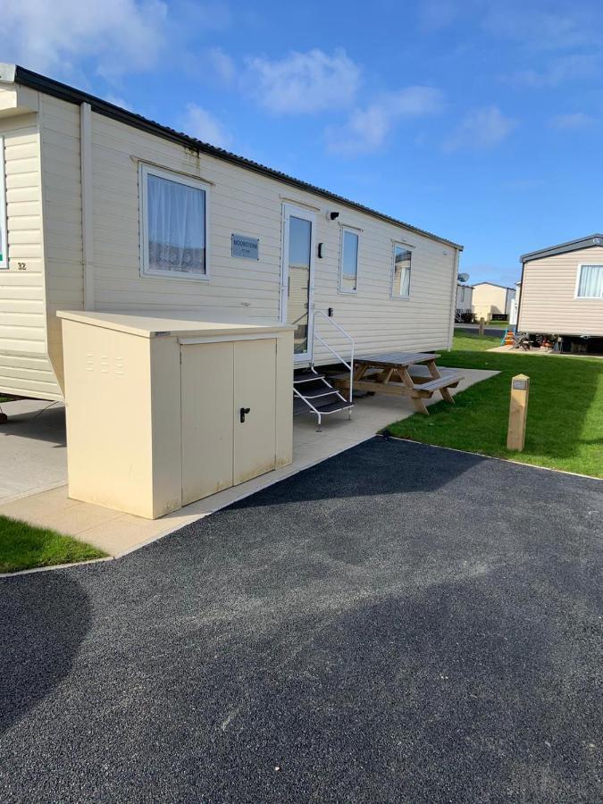 Marton Mere Blackpool Exterior photo